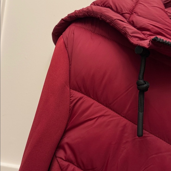 NWT DKNY Women’s Red Hooded Puffer Jacket w/ Knit Sleeves XXL - Picture 3 of 8